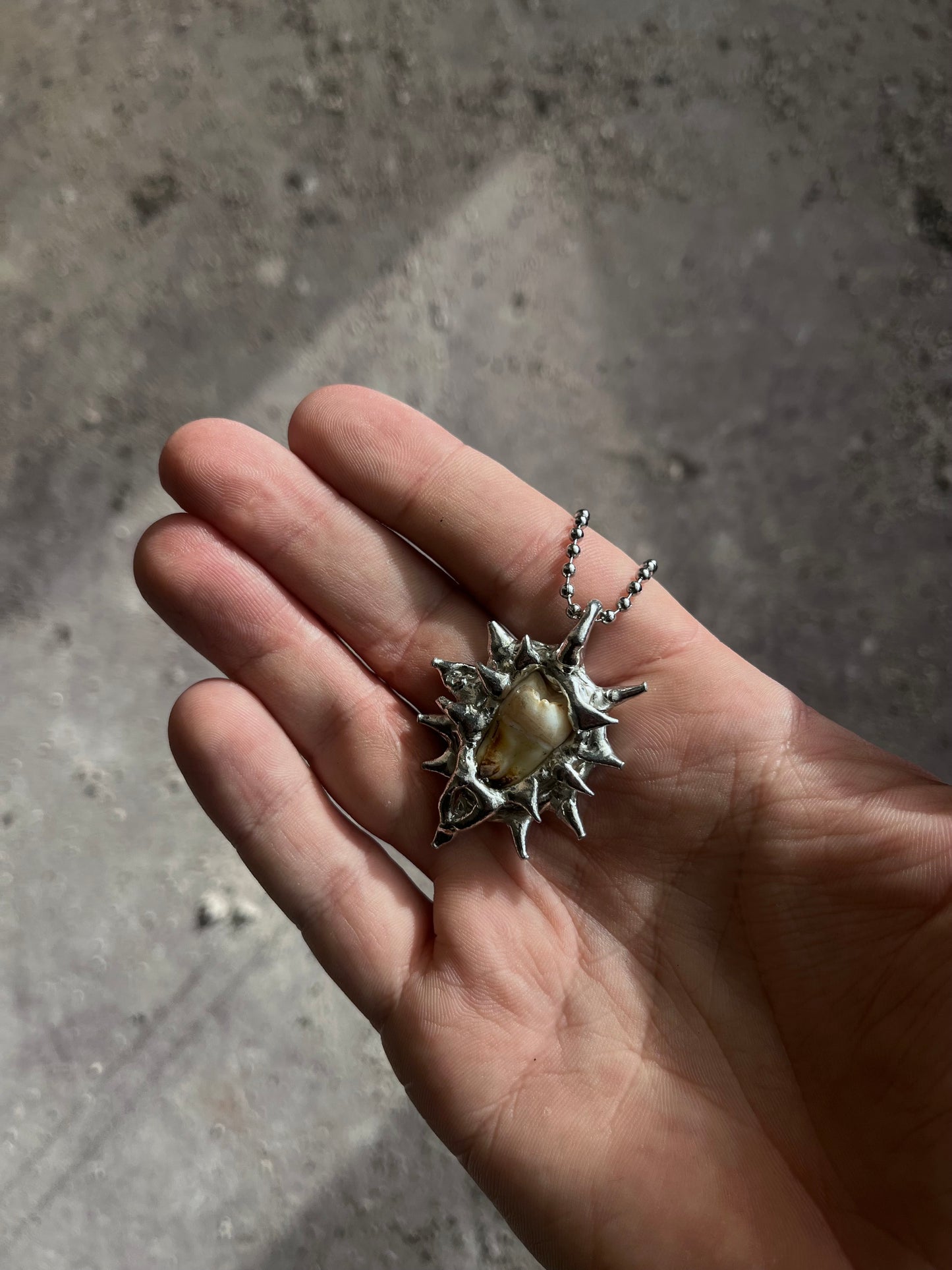 TOOTHTRAP PENDANT