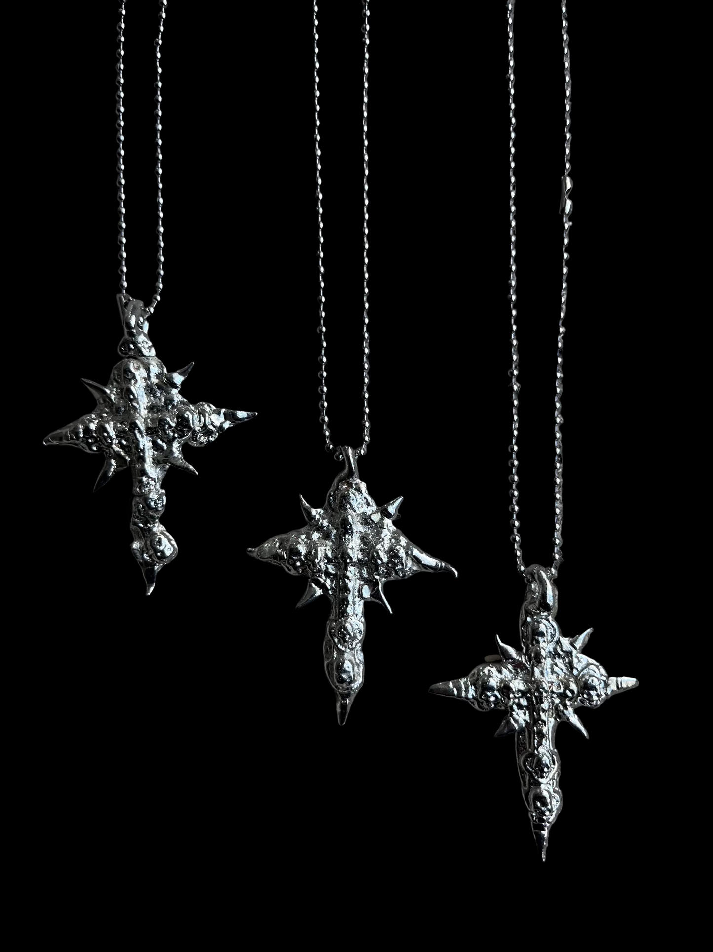 SKULL CROSS PENDANT