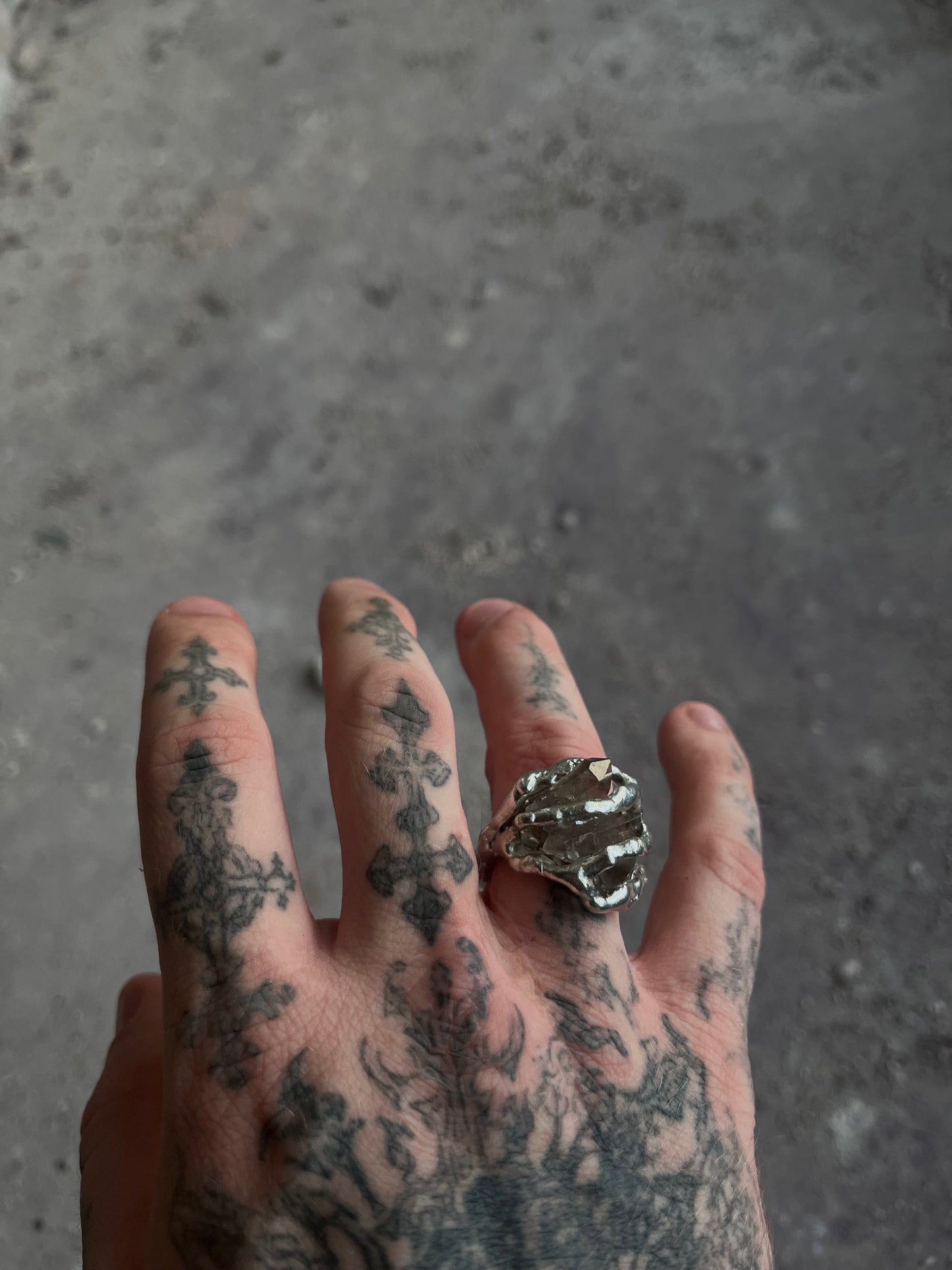 RING 002