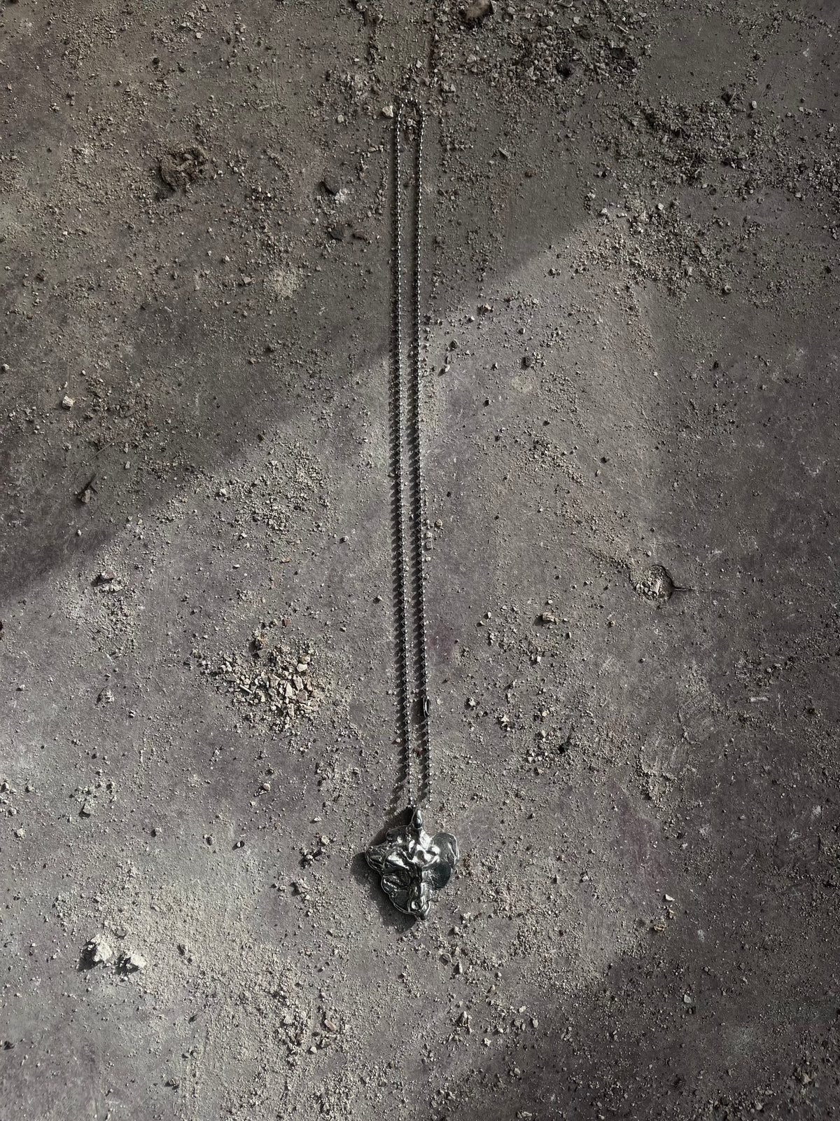 PLEKTRUM PENDANT 1