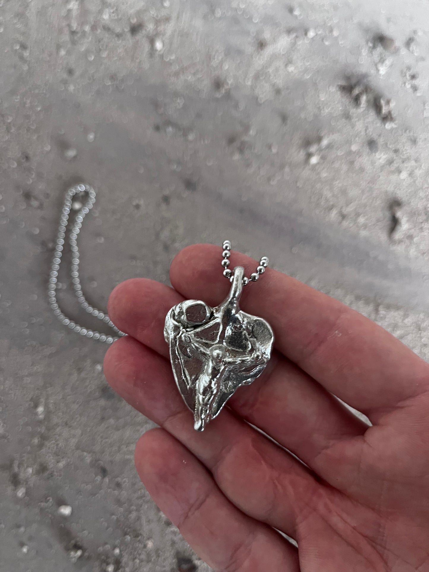 HOLY PLEKTRUM PENDANT
