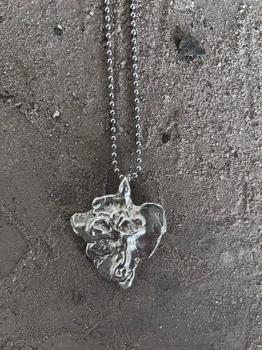 PLEKTRUM PENDANT 01