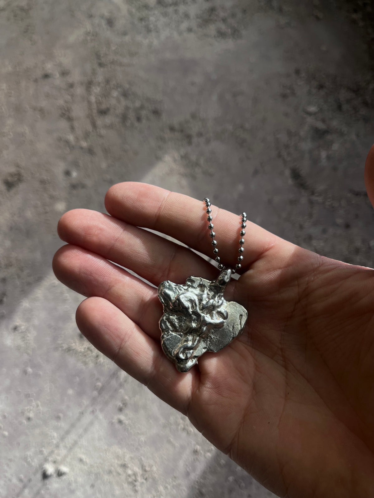 PLEKTRUM PENDANT 1