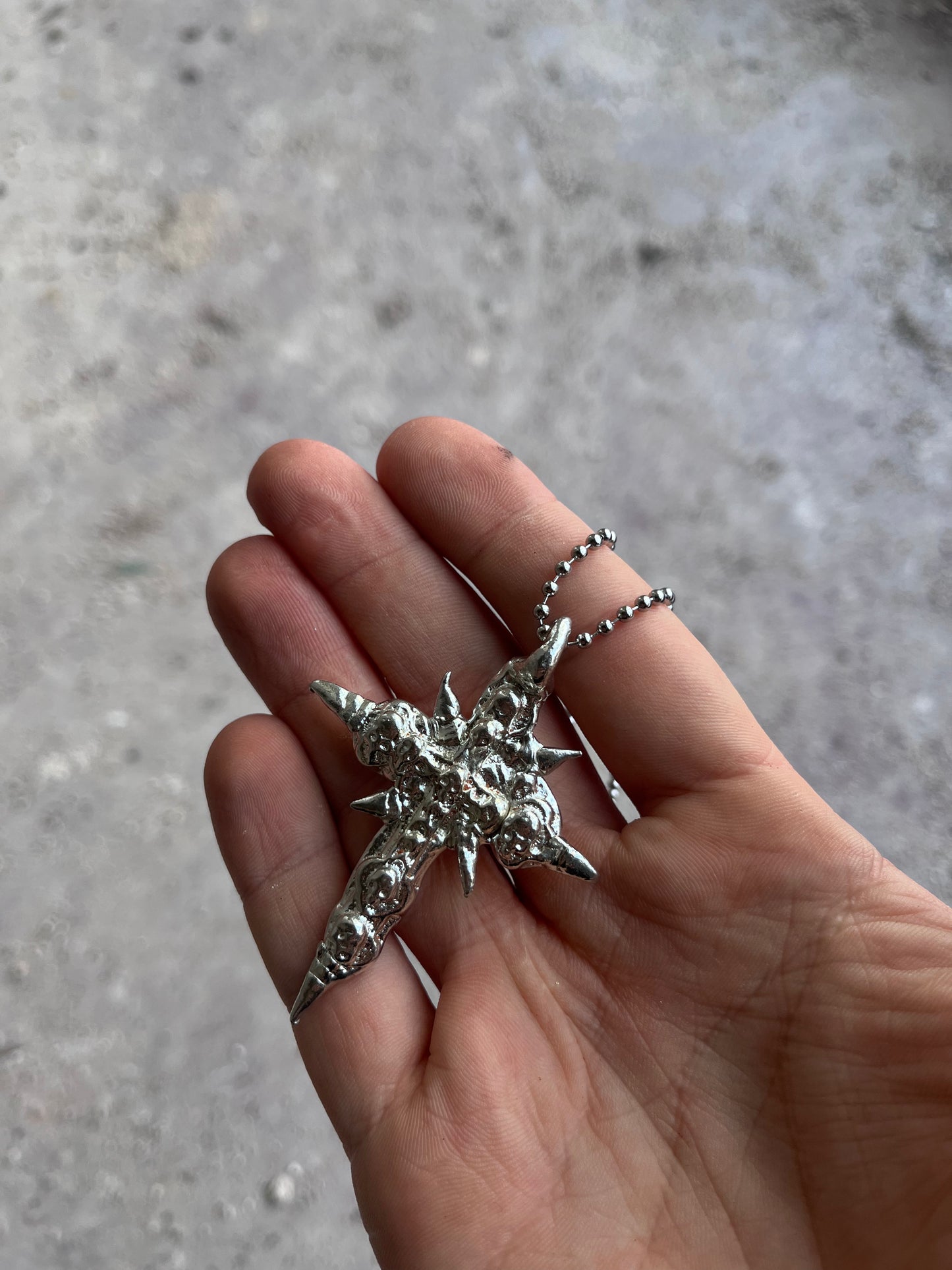 SKULL CROSS PENDANT